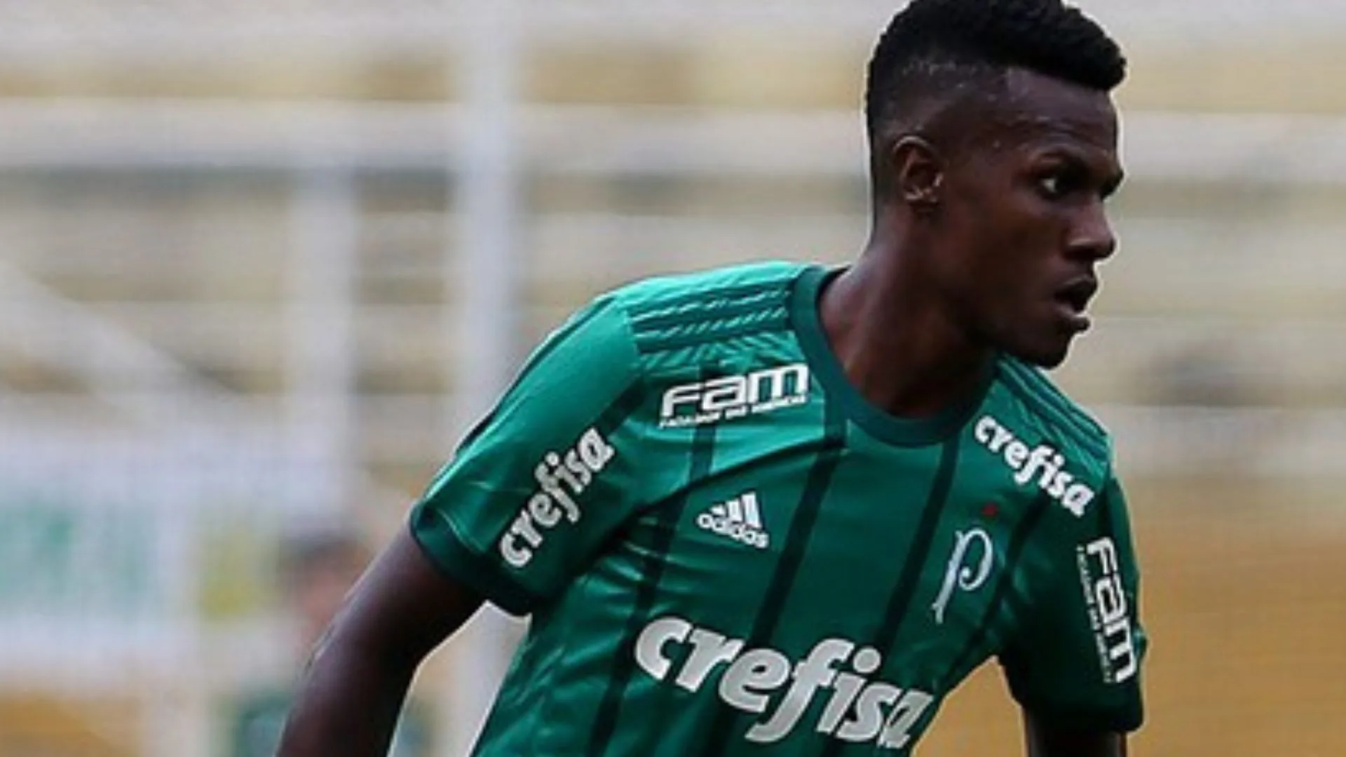 Palmeiras cobra ex-zagueiro na Justiça após pagamentos errados durante empréstimo