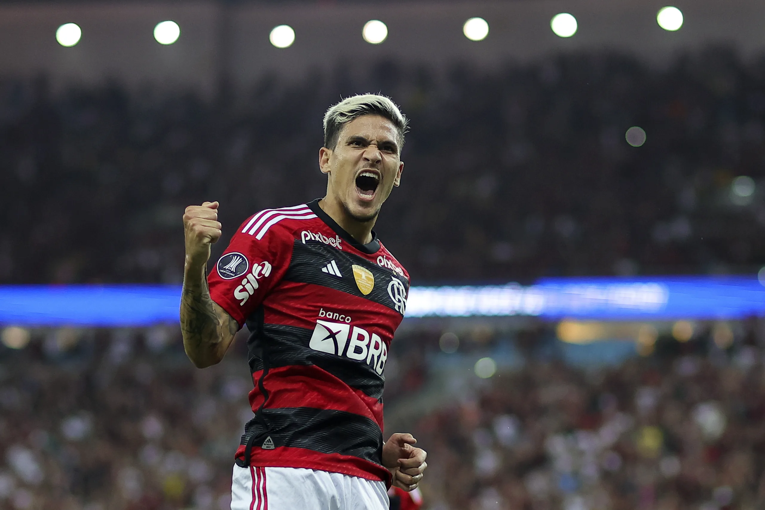 Fifa assume os salários de Pedro até a recuperação do jogador do Flamengo