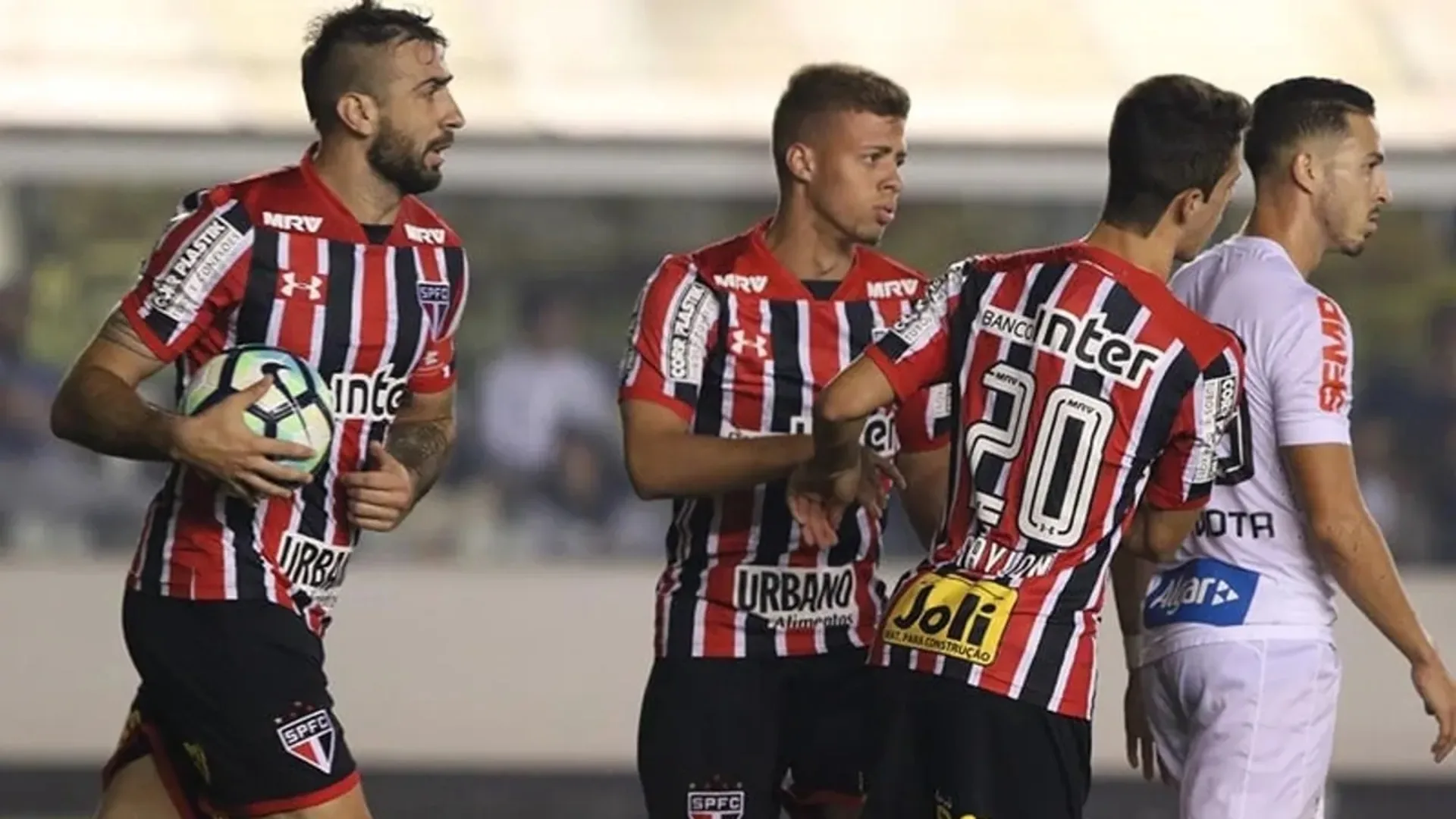 Rafael Oliveira elege ex-jogador do SPFC como superestimado