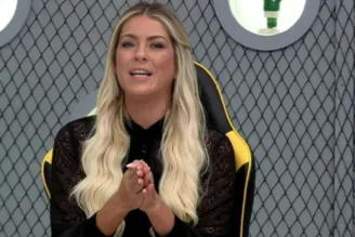 Renata Fan ao vivo em seu programa