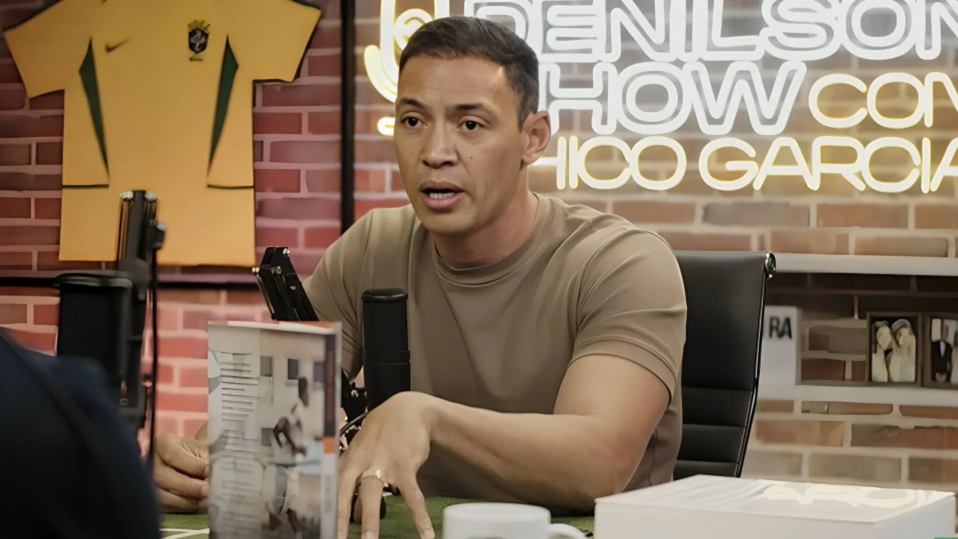 Ricardo Oliveira indica atacante “perseguido” no Brasil hoje