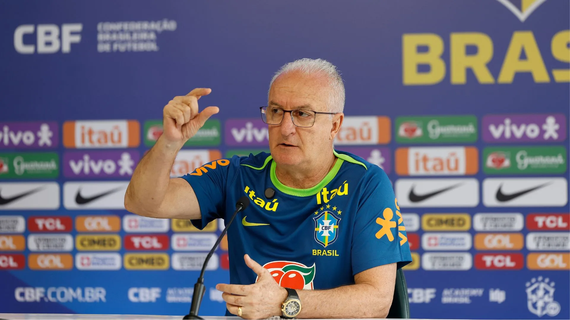 Rivellino é sincero e banca futuro de Dorival Júnior na seleção: “Estão falando”