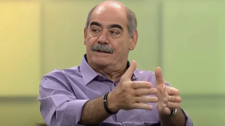 Rivellino crava potência no futebol brasileiro hoje: “Contrata quem quer”