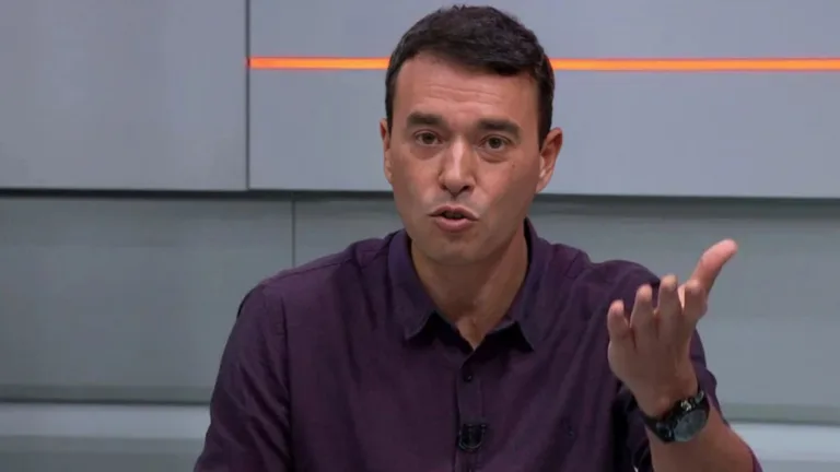 Rizek aponta técnico que ‘sabota’ o próprio time no Brasil hoje: “Conseguiu”