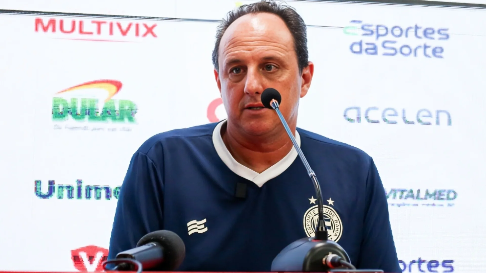 Rogério Ceni se manifesta após falecimento de ex-jogador do SPFC: “Meus sentimentos”