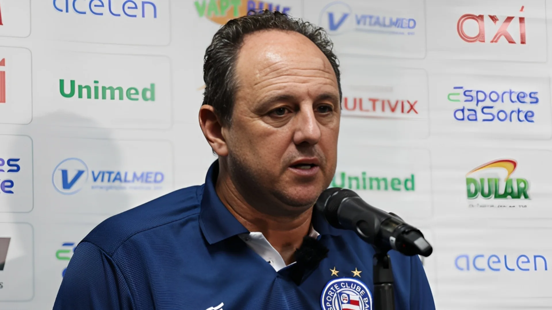 Ceni, do Bahia, se irrita em coletiva e indica decisões de imediato: “Tem limite”