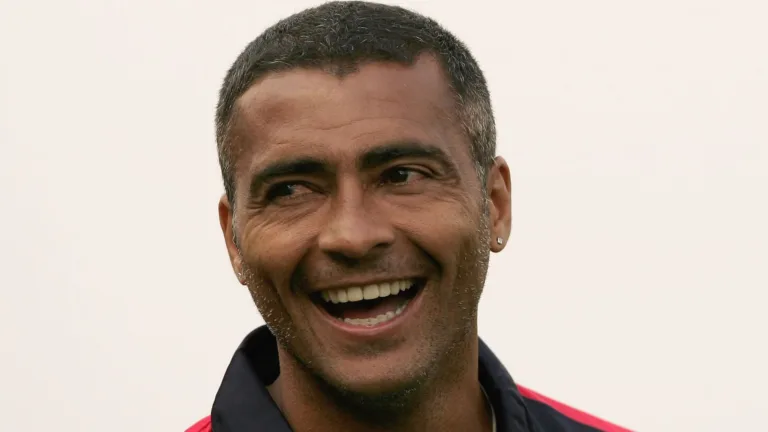 Romário destaca participação em “camisa pesada” do Brasil: “Sei da minha importância” 