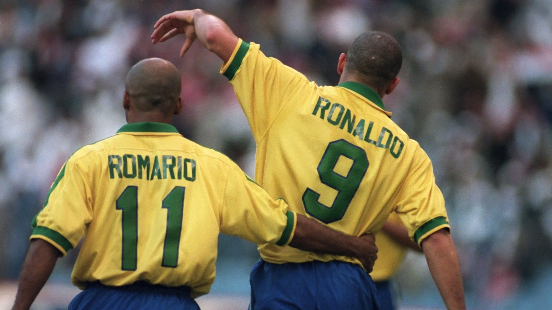 Edilson aponta três centroavantes do Brasil no patamar de Romário e Ronaldo