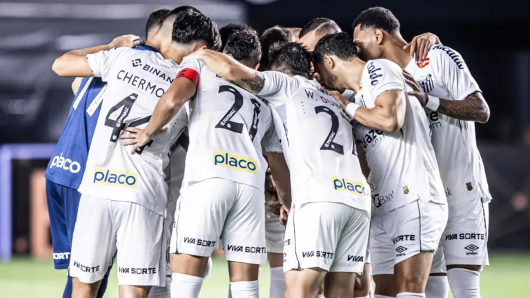 Sormani revela dois técnicos na mira do Santos para o lugar de Carille