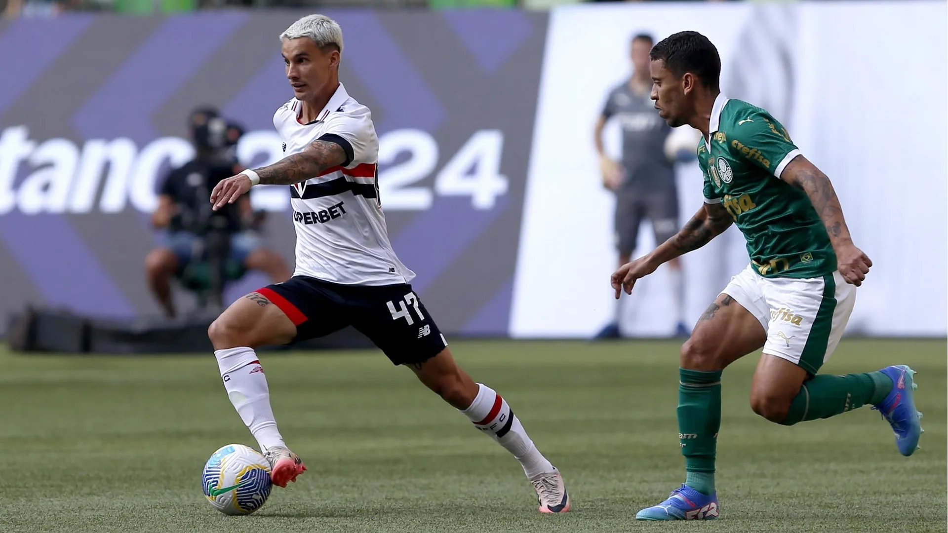 Atacante do SPFC é eleito o maior driblador em ranking mundial, com Estêvão no top-10