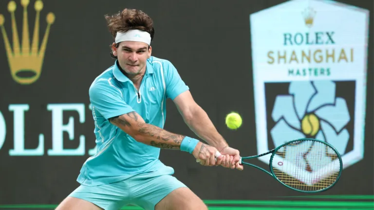 Thiago Wild tem chances e joga duro, mas perde para Medvedev em Xangai