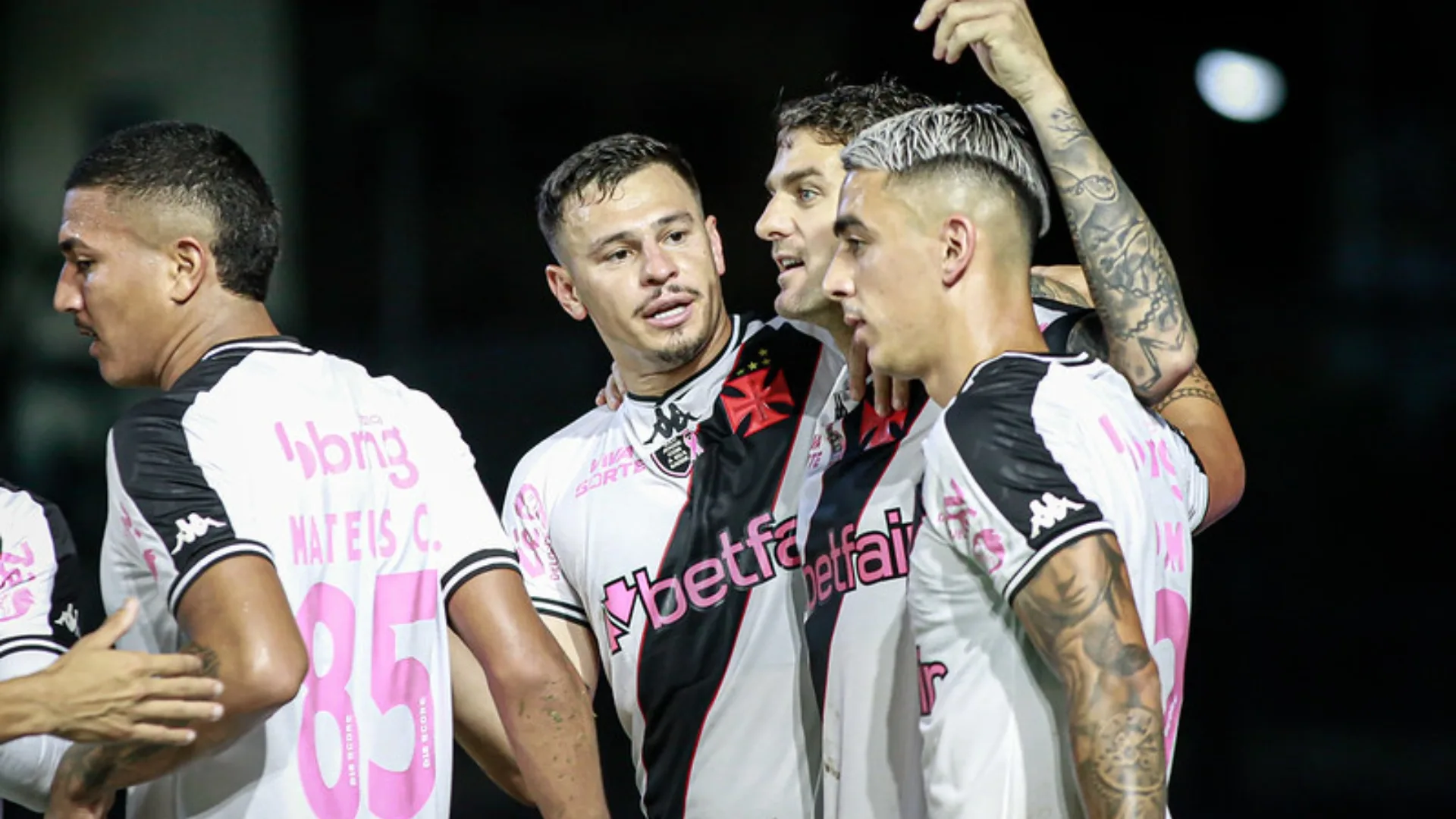 Vasco muda time contra o Bahia; veja a provável escalação