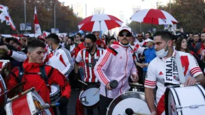 Torcedores do River Plate elegem torcida incomparável no Brasil