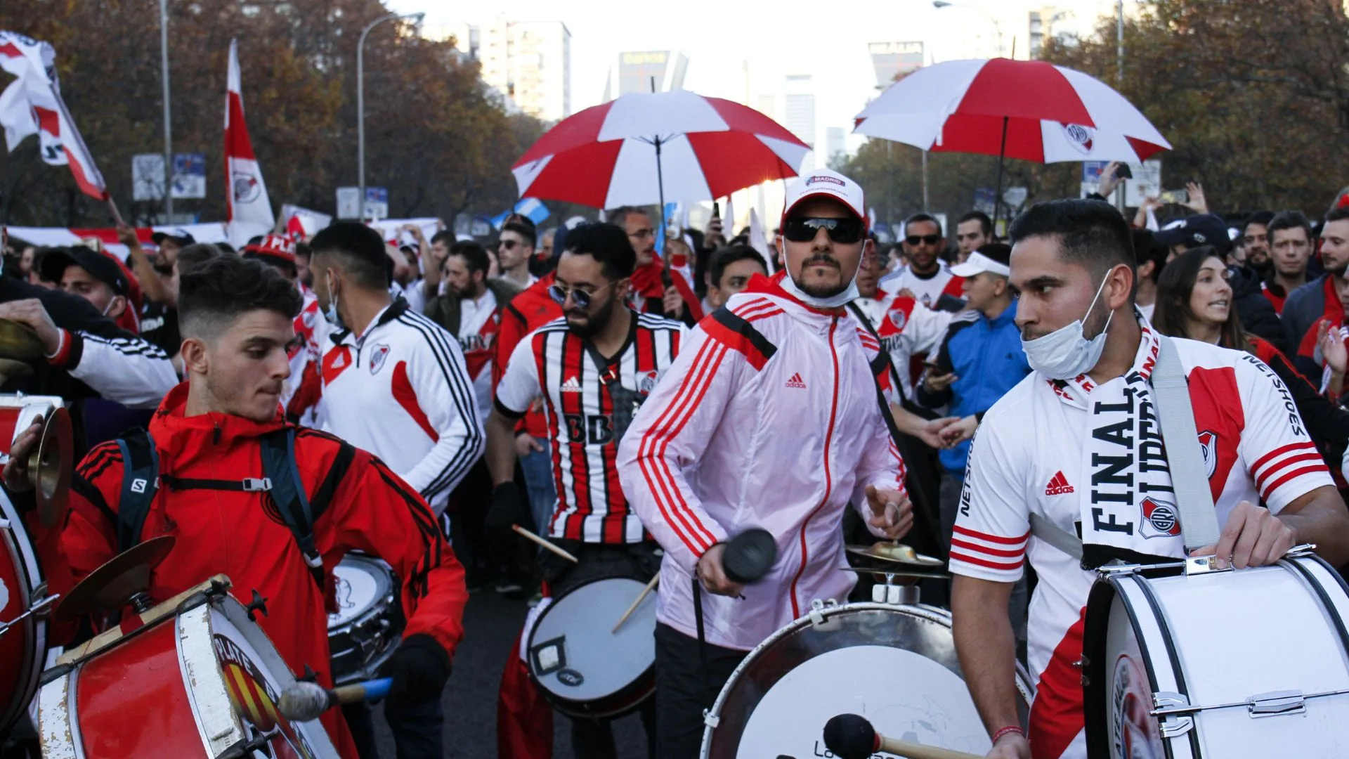 Torcedores do River Plate elegem torcida incomparável no Brasil