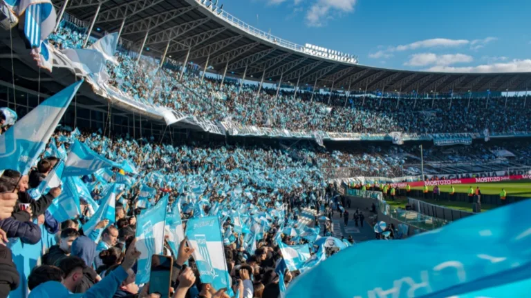 Torcedores do Racing definem torcida mais temida no Brasil hoje: “Encanta”