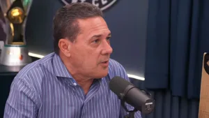 Torcedores se agitam após alerta de Luxemburgo sobre Filipe Luís no Flamengo