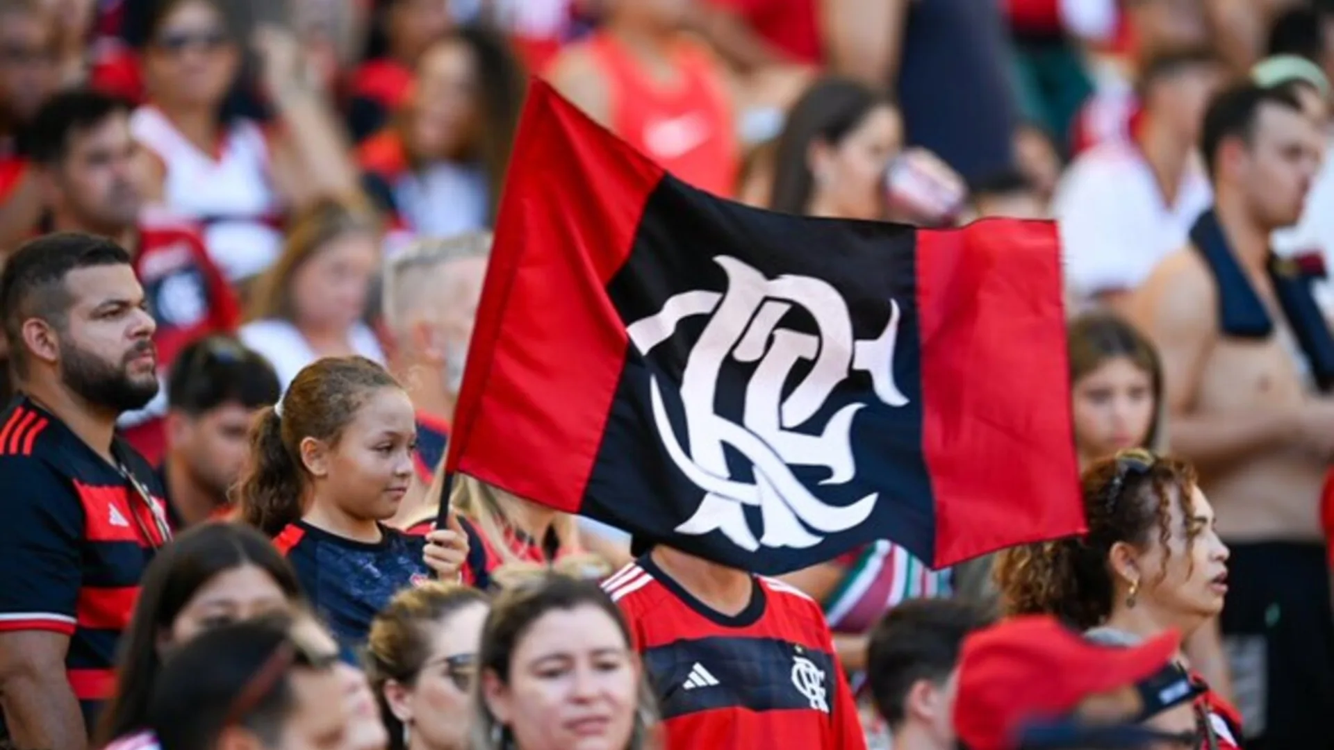 Torcedores indicam favorecimento da Globo ao Flamengo em transmissão ao vivo: “Ridículo”