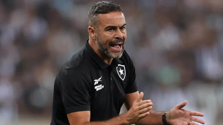 Torcedores do Palmeiras reagem à declaração de Artur Jorge, do Botafogo: “Olha a soberba”