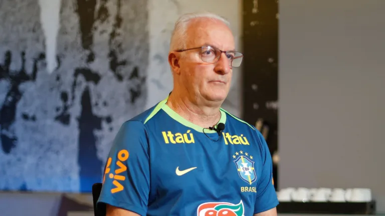 Tostão aponta time do Brasil que pode inspirar seleção: “Deveria”