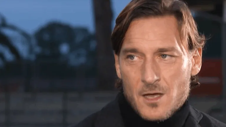 Totti não descarta volta aos gramados e revela sondagens de clubes da Serie A