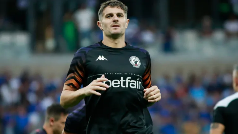 Vegetti, do Vasco, destaca time complicado de bater no Brasil hoje: “Muito difícil”