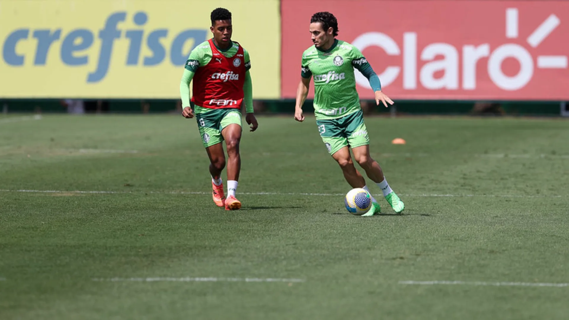 Felipe Oliveira aponta jogador “subestimado” pelos torcedores do Palmeiras