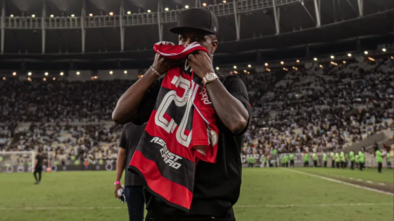 Vinícius Júnior revela dificuldade e deixa recado sobre Flamengo x Atlético-MG 