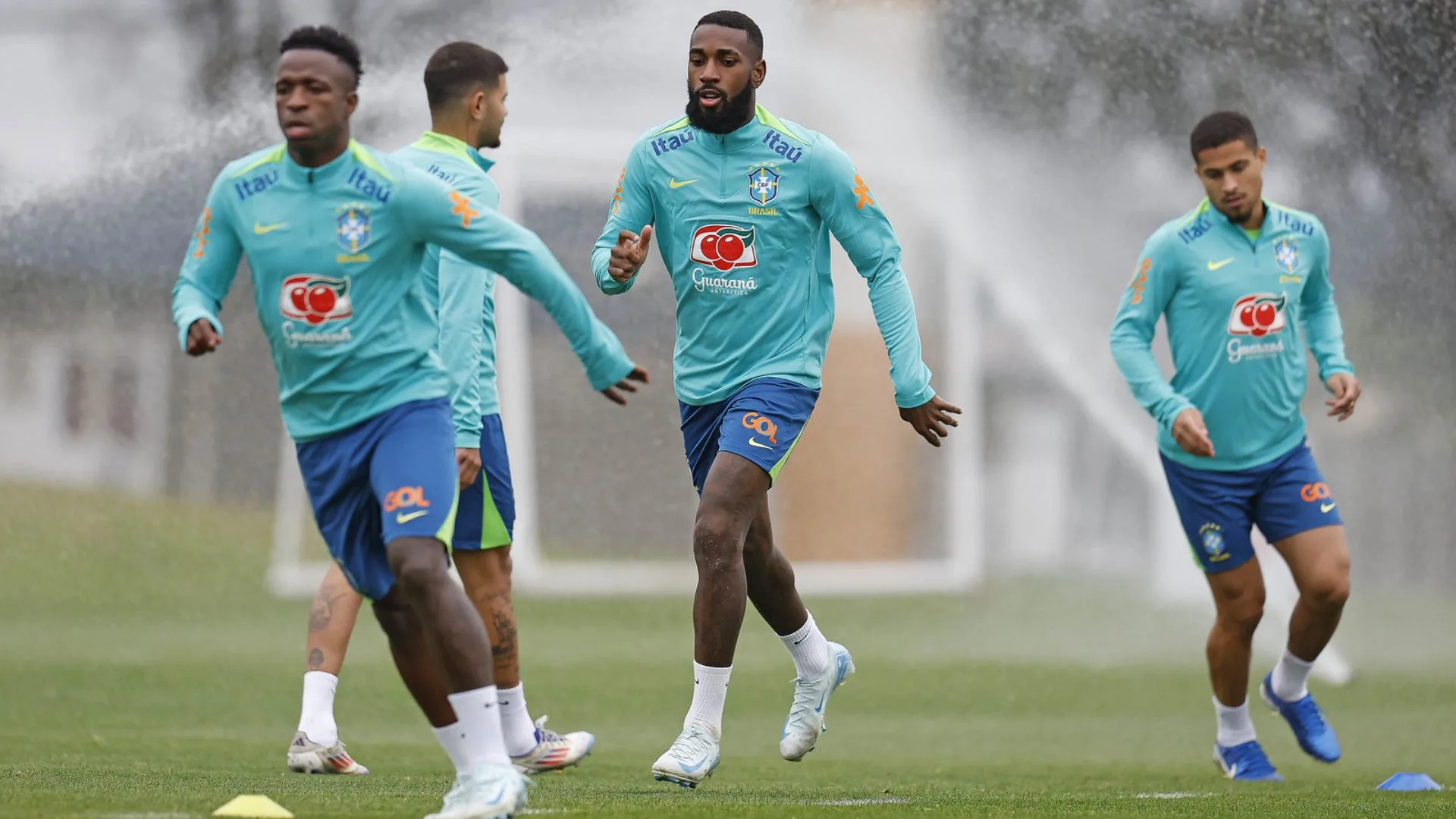 Vinícius Júnior e Gerson mandam recado sobre Flamengo x Atlético-MG na Copa do Brasil