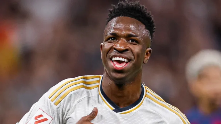 Vinícius Júnior vence prêmio da Fifa de melhor jogador do mundo