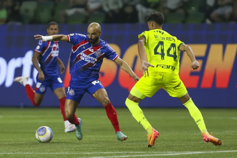 Vitor Reis fala sobre o elenco do Palmeiras e elogia Estêvão: “Eu sou fã dele”