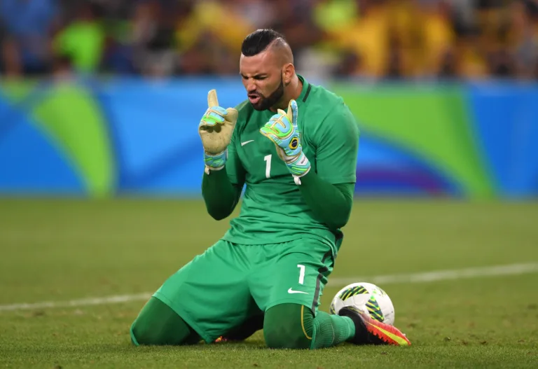 Dorival Júnior chama Weverton, do Palmeiras, para a vaga de Alisson na seleção brasileira