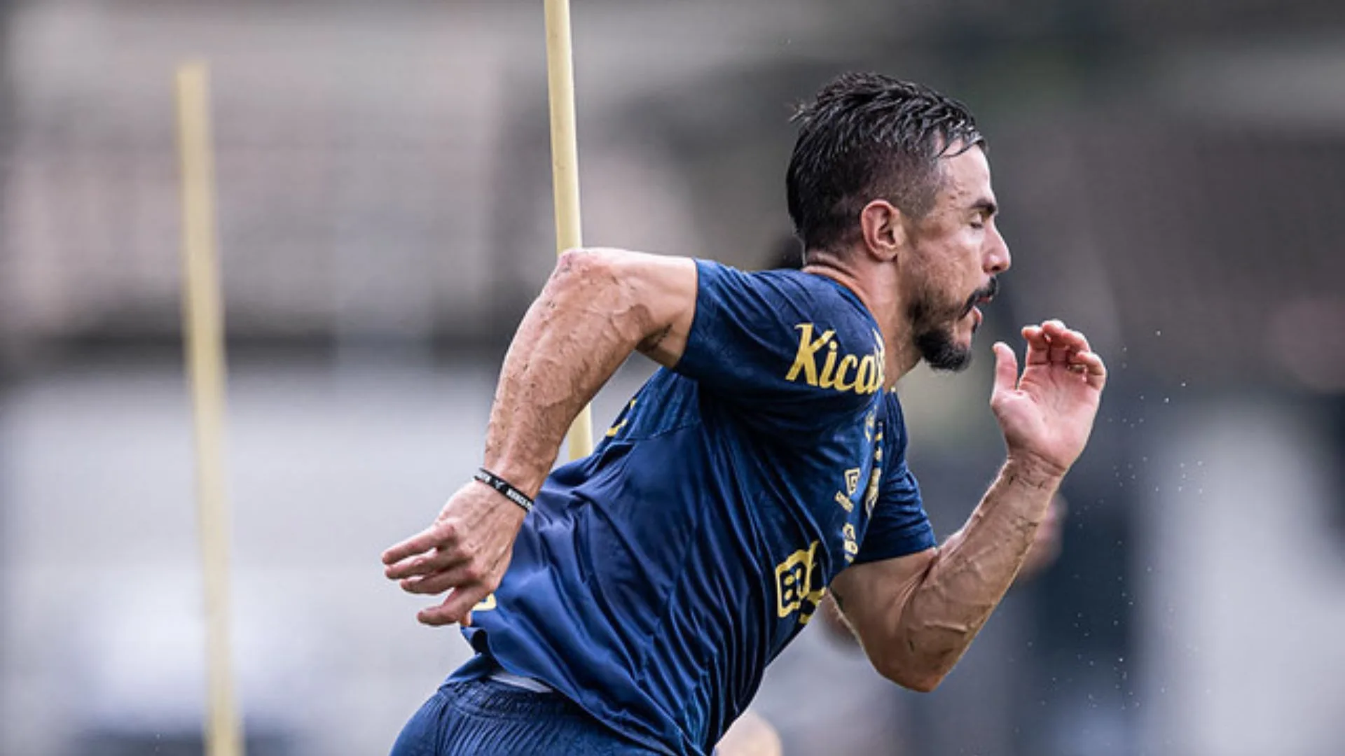 Presidente do Santos esclarece renovação com Willian Bigode: “Vem cumprindo as tarefas”