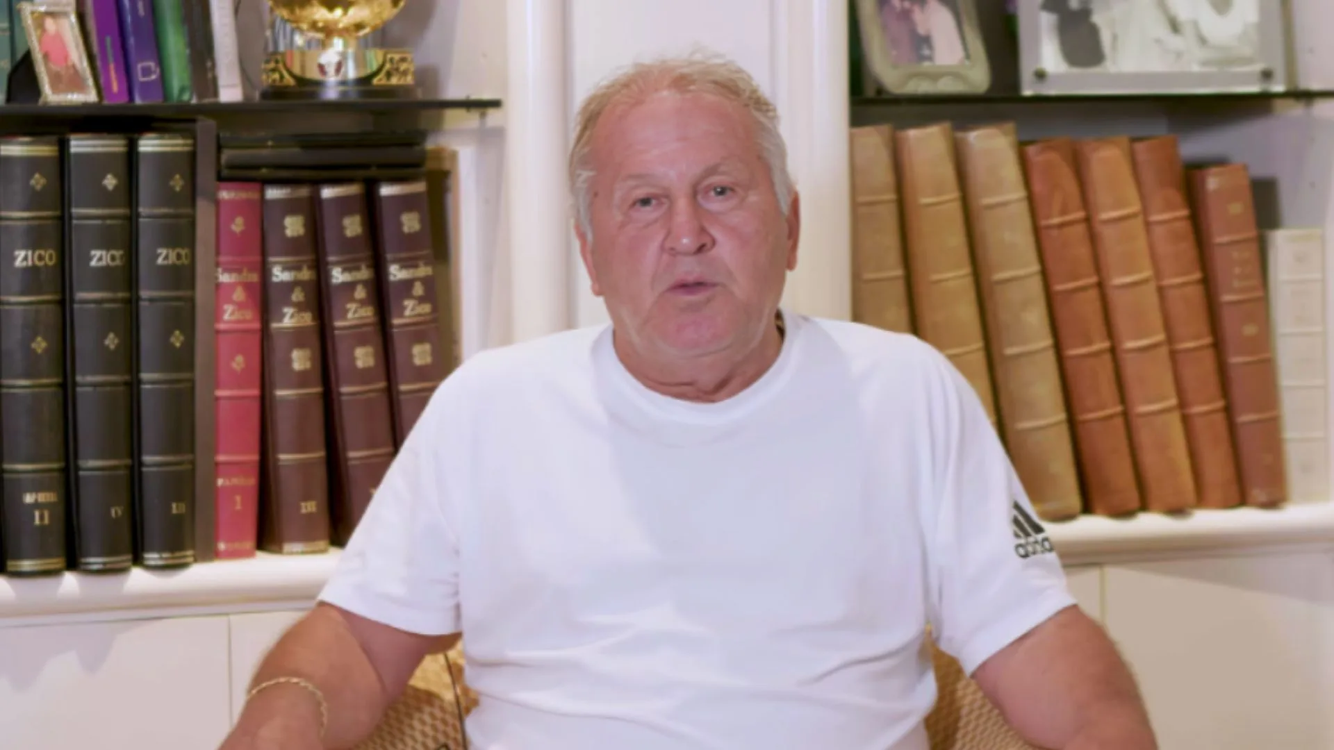 Zico elege dois canhotos fora da curva do futebol brasileiro: “Melhor jogador”