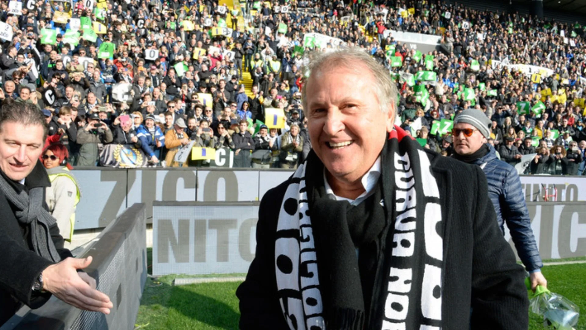 Zico deixa o Maracanã de lado ao eleger estádio “mais legal” que atuou 