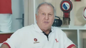 Zico aprova técnico com estilo ousado no Brasileirão: “Achei diferente”