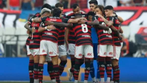 Zinho monta escalação ideal do Flamengo hoje contra o Corinthians