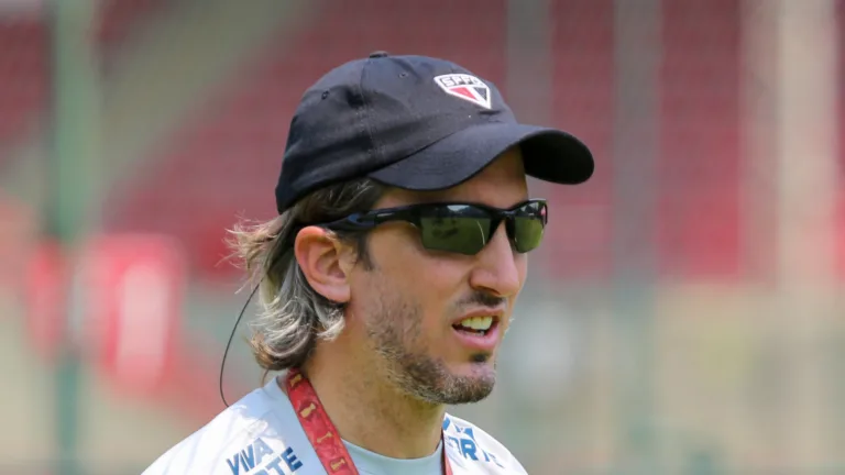 André Hernan comenta especulações de Zubeldía no Boca Juniors