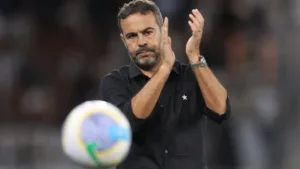 Artur Jorge se irrita e deixa recado antes de Atlético-MG x Botafogo na Libertadores