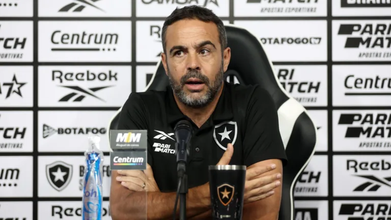 Artur Jorge, do Botafogo, elege quatro times de alto nível no Brasil