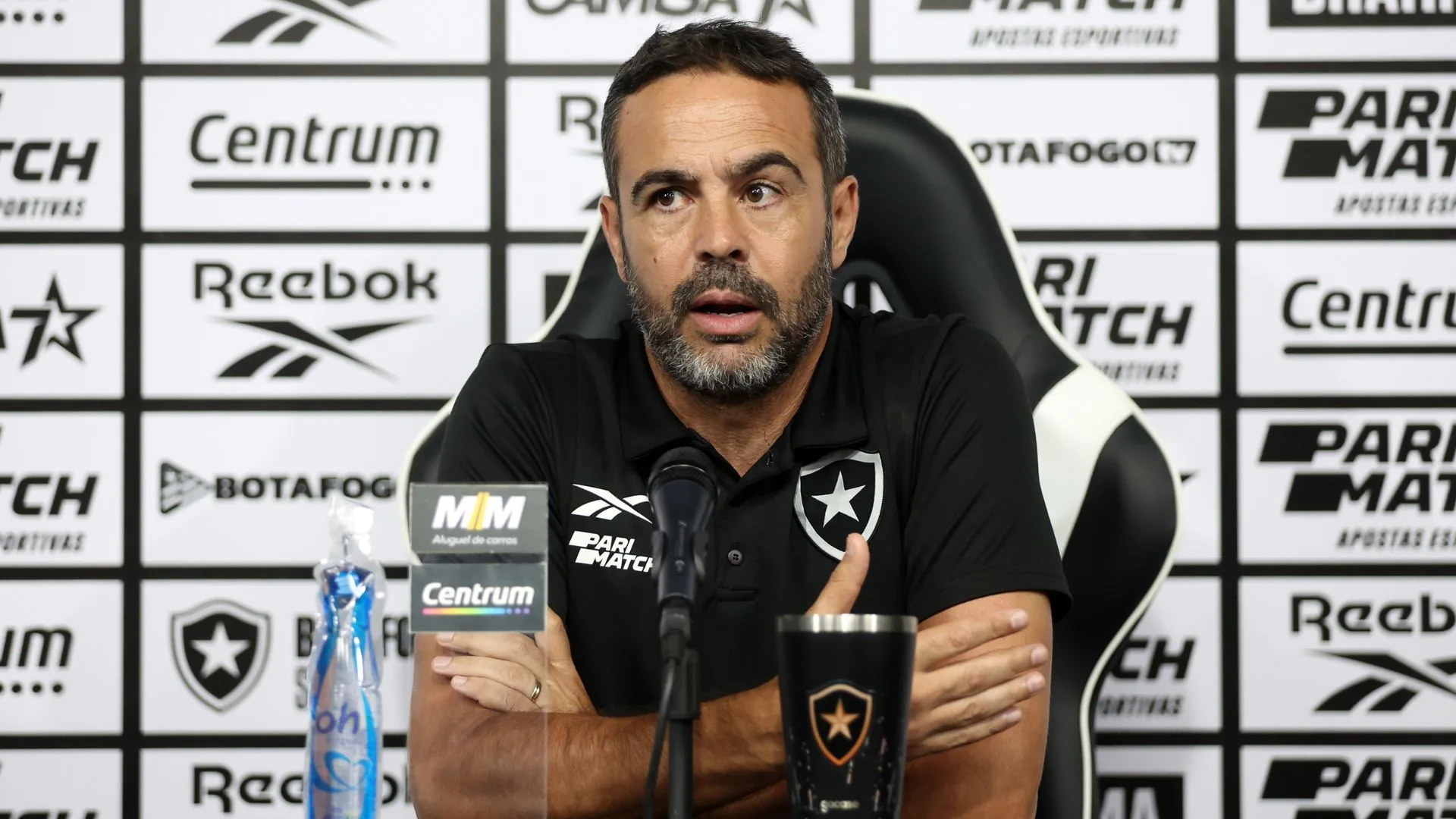 Artur Jorge, do Botafogo, elege quatro times de alto nível no Brasil