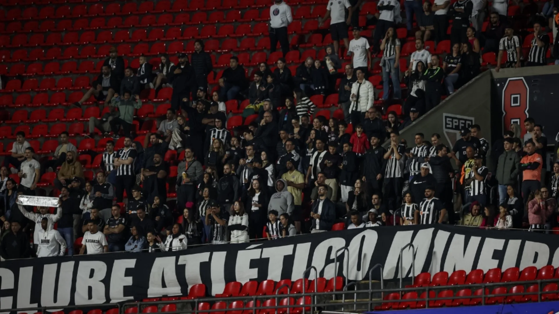 Torcida do Atlético-MG perde a paciência e cobra saída de jogador: “Manda embora”