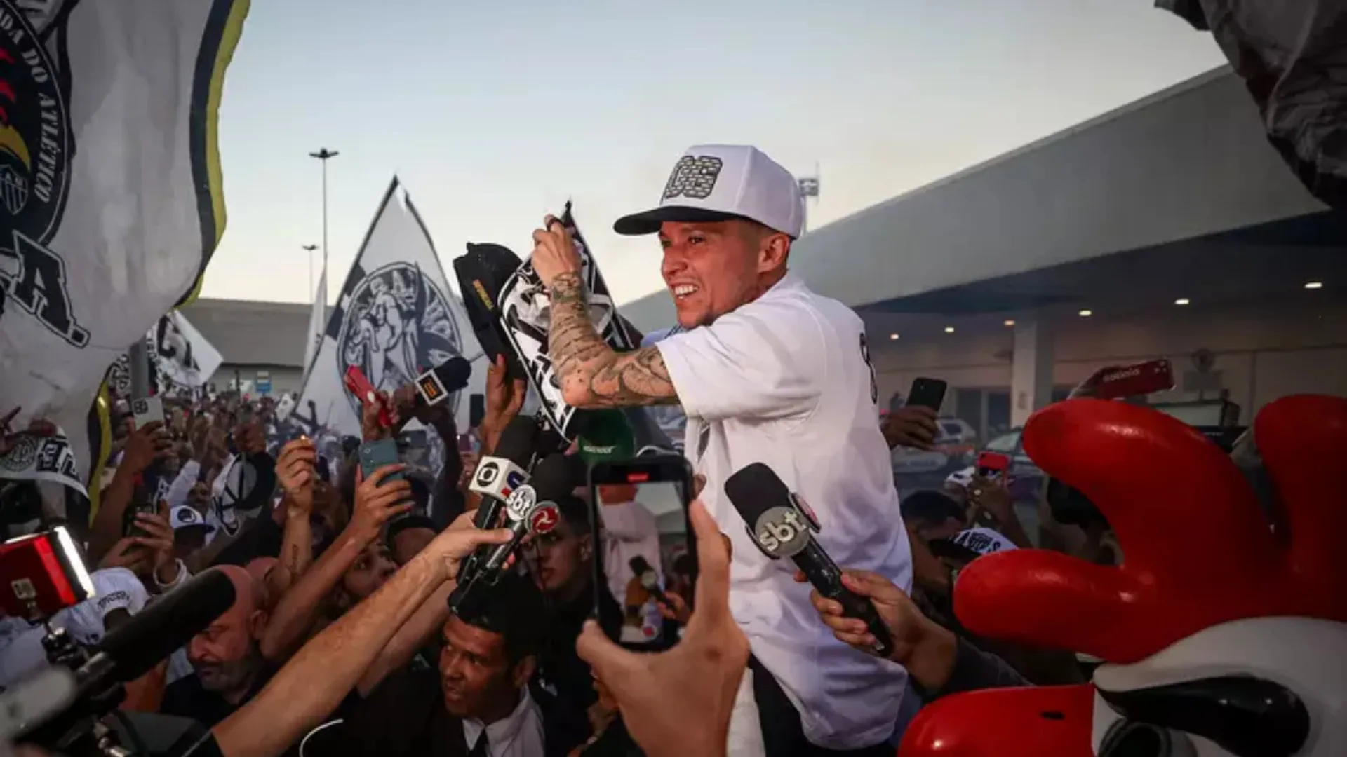 Torcedores reagem a desempenho de Bernard no Atlético-MG