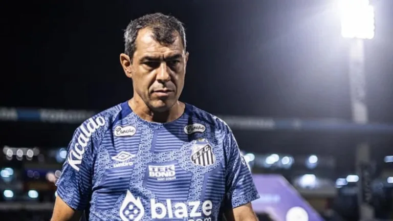 Santos bate o martelo sobre futuro de Carille após reunião
