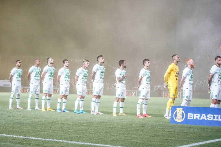 Palpite: Chapecoense x Coritiba – Série B – 17 de novembro de 2024