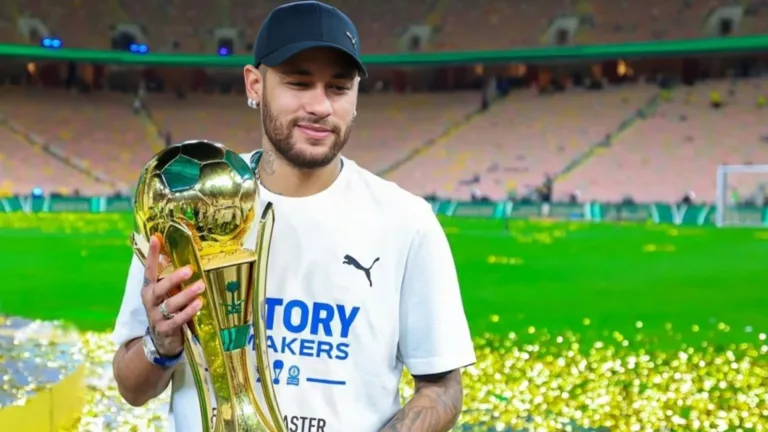 Cicinho descarta Santos e sugere destino de Neymar no Brasil em 2025