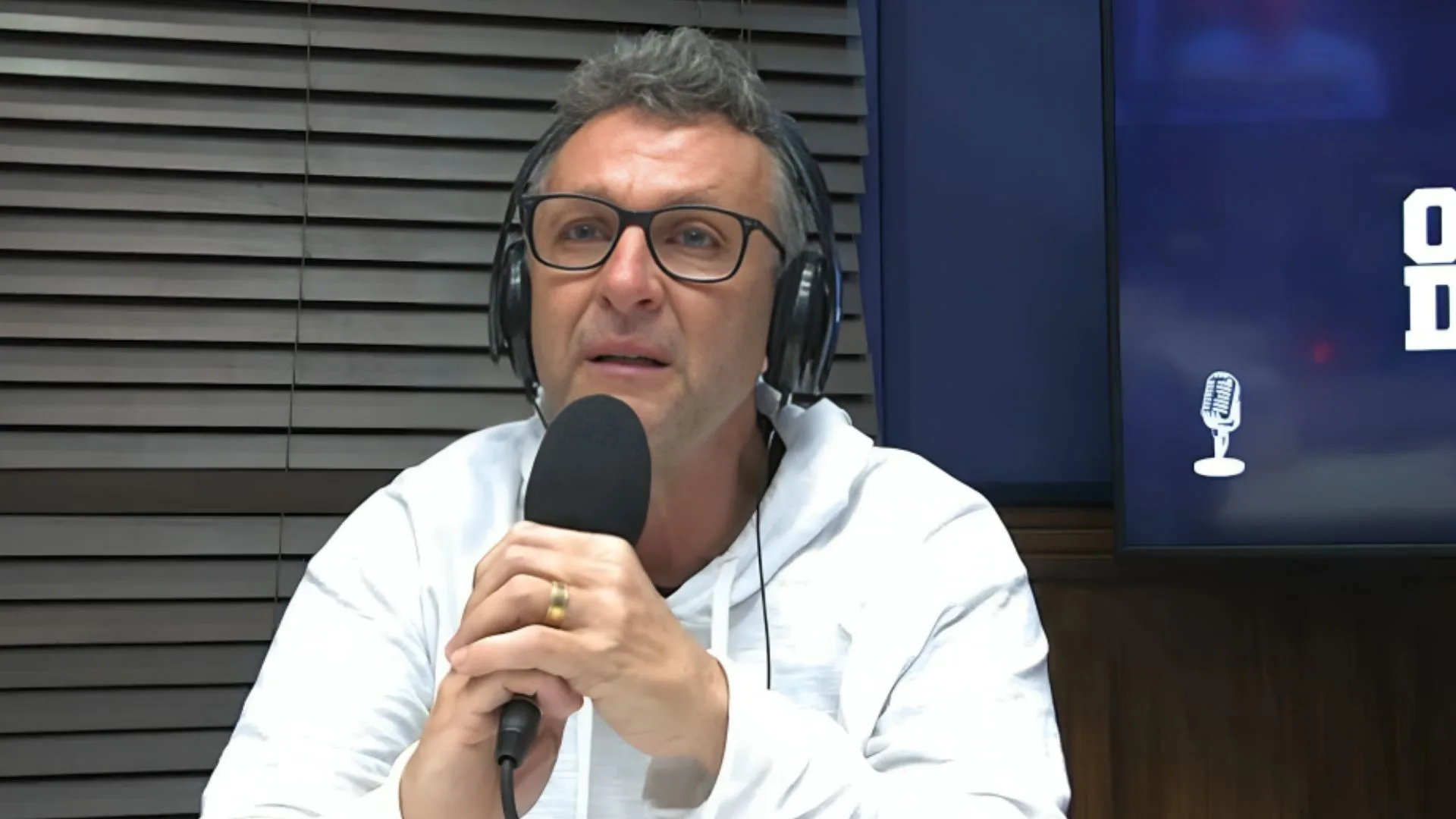 Craque Neto elege técnico que é ‘perseguido’ no Brasil hoje