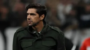 Abel Ferreira indica campeão do Brasileirão após vitória do Palmeiras