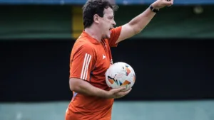 Cruzeiro precisa se atentar a jogo veloz do Racing, alerta Gustavo Zupak