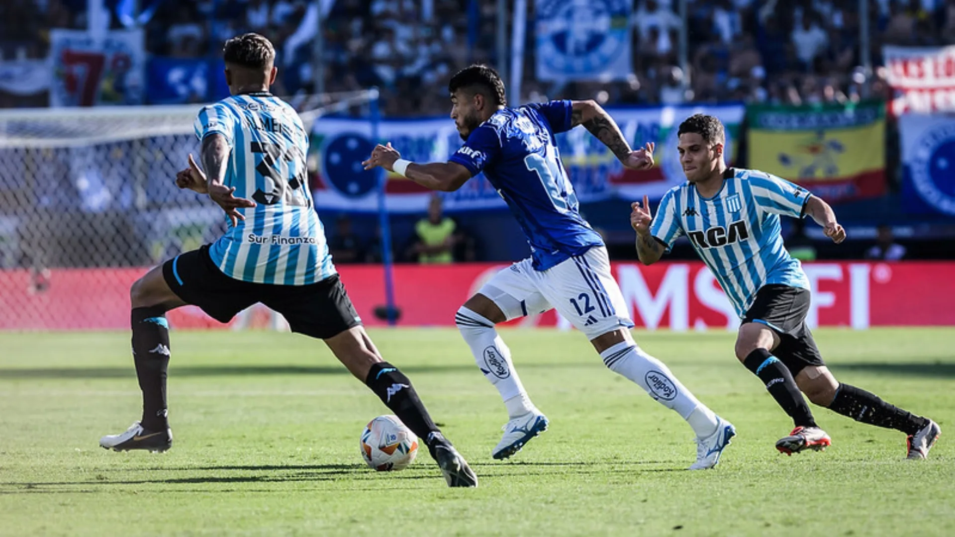 Cruzeiro reage no 2° tempo, mas perde para o Racing e fica com o vice da Copa Sul-Americana