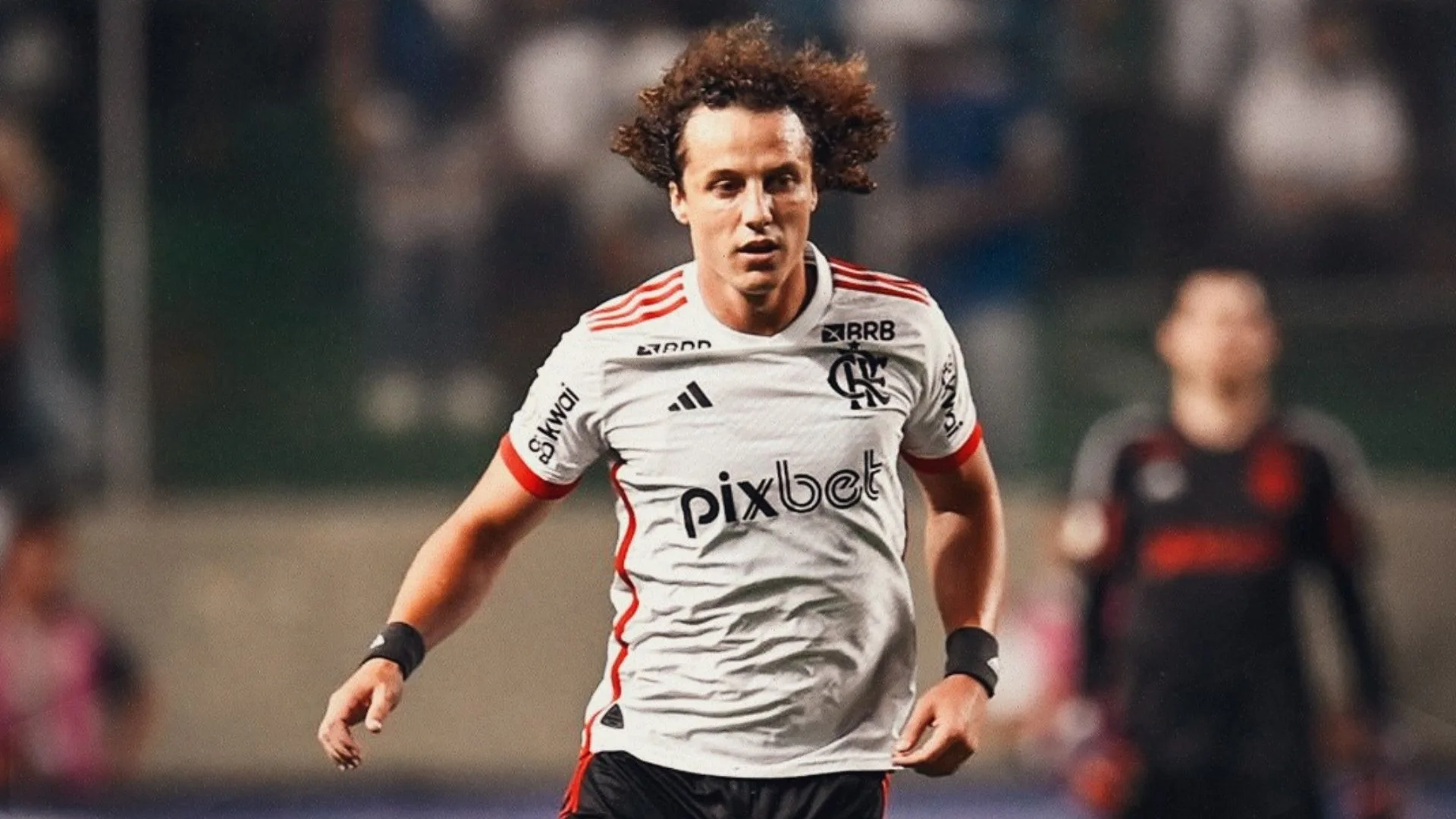 Flamengo vence Cruzeiro no Brasileirão com golaço de David Luiz